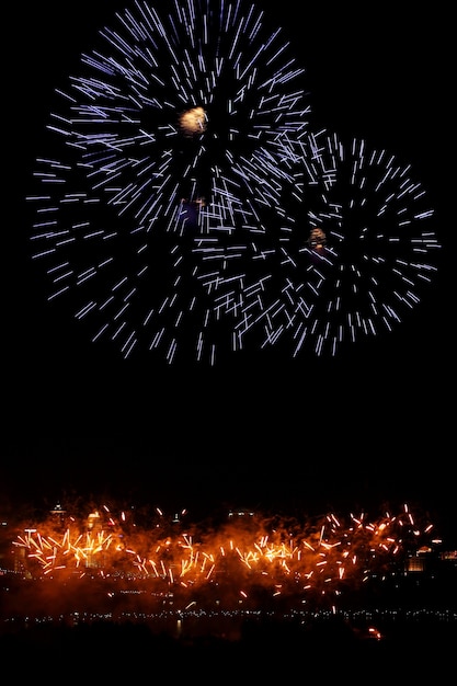 Foto grátis fogos de artifício coloridos e brilhantes no century park, em xangai, china