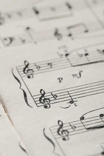 Foto grátis folha de notas musicais