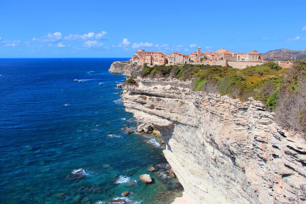 Foto aérea da bela Reserva Natural de Bonifacio, na França