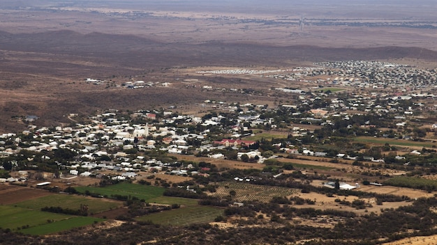 Foto aérea de paisagem da cidade de Prince Albert na África do Sul