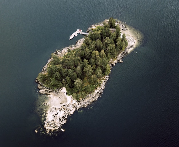 Foto aérea de uma ilha