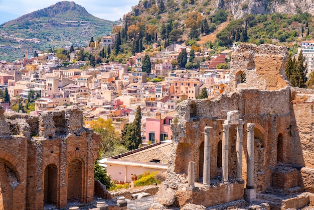 Foto aérea do antigo teatro grego de Taormina