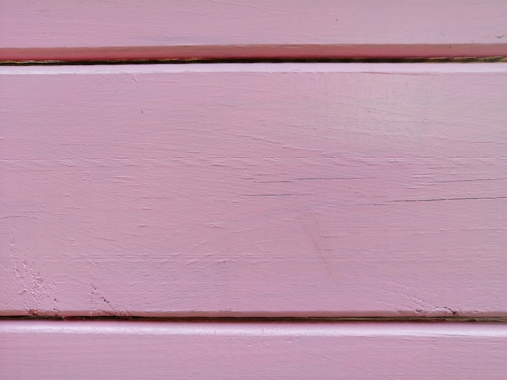 Foto grátis foto aproximada de uma superfície de madeira pintada de roxo