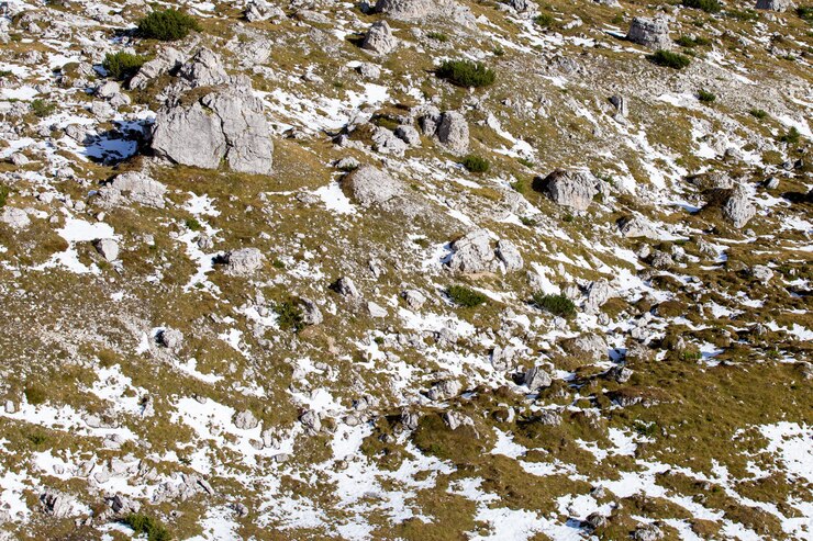 Foto grátis foto de alto ângulo de texturas de terra nos alpes italianos