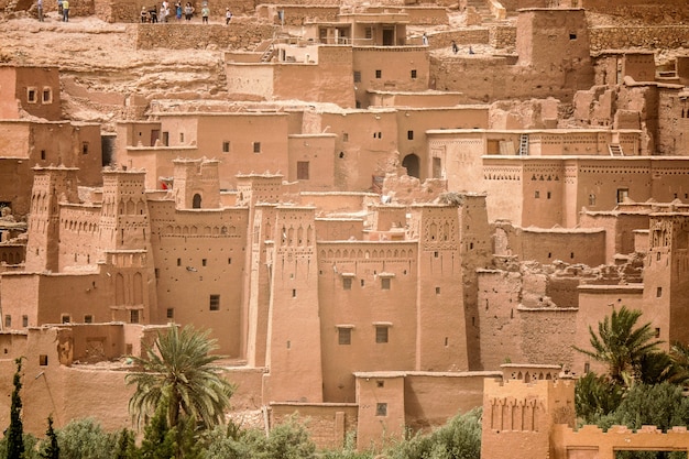 Foto de ângulo elevado da vila histórica de Ait Benhaddou no Marrocos