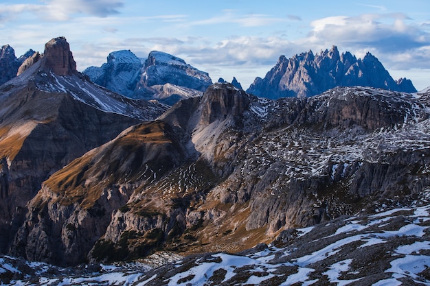 Foto grátis foto de tirar o fôlego do início da manhã nos alpes italianos