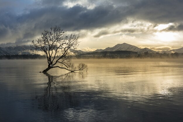 Foto de tirar o fôlego do Lago Wanaka na vila de Wanaka, Nova Zelândia