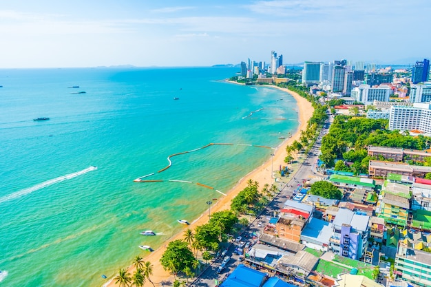 Foto grátis foto de uma vista sobre a cidade praia de acima