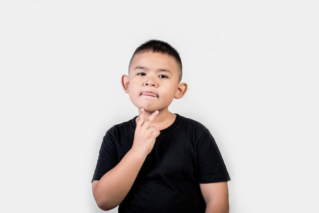 Foto engraçada do estúdio do menino do retrato