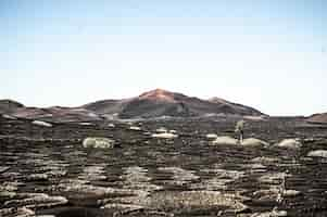 Foto grátis foto horizontal da bela paisagem em lanzarote, espanha, durante o dia