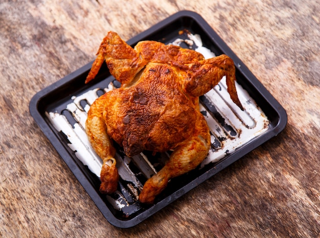 Frango delicioso em cima da mesa