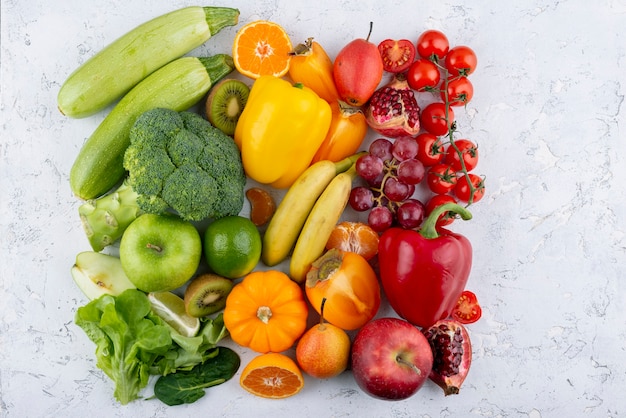 Frutas e vegetais deliciosos na horizontal