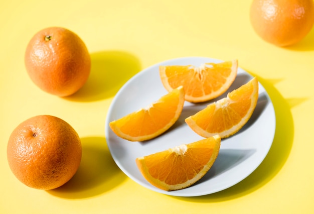 Frutas orgânicas de close-up em cima da mesa