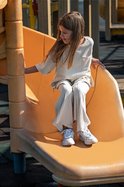 Fundo de parque infantil colorido ao ar livre