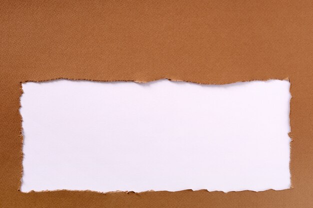 Fundo de quadro branco de papel rasgado