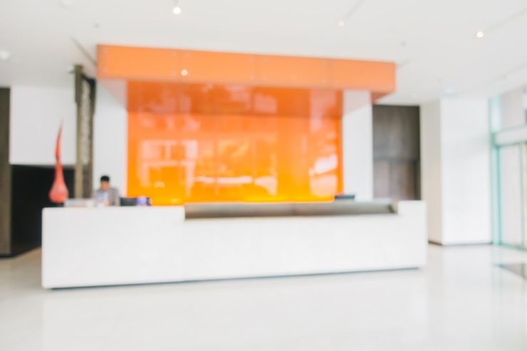 Foto grátis fundo desfocado do trabalho de recepcionista