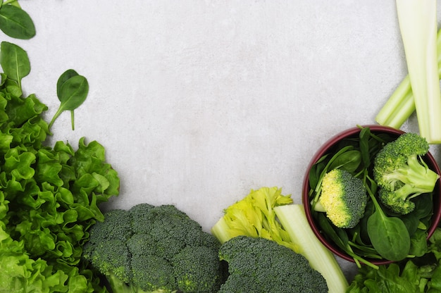 Foto grátis fundo feito de legumes, conceito de comida saudável