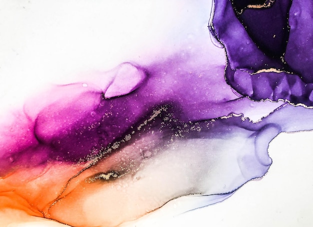 Fundo fluido de cor brilhante brilhante abstrato, pintura de álcool desenhada à mão com listras douradas, textura de técnica de tinta líquida para design de pano de fundo