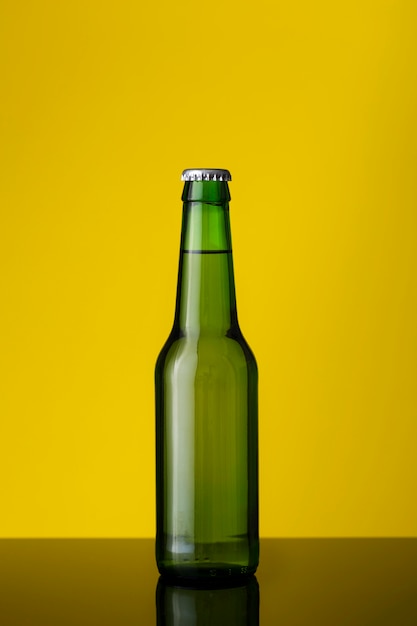 Foto grátis garrafa de cerveja gelada