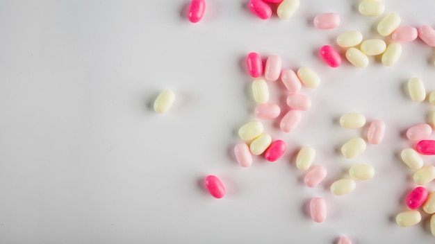 Foto grátis gotas de doces coloridas