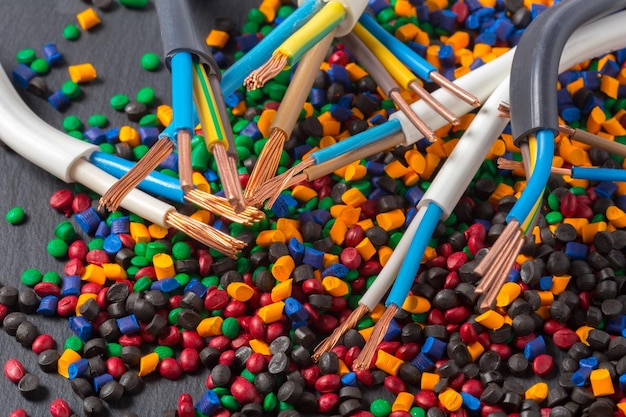Grânulos de polímero de plástico colorido para cabo