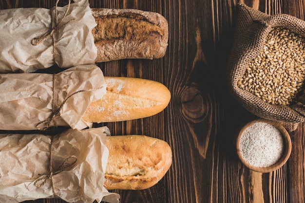 Foto grátis grãos e longos pães