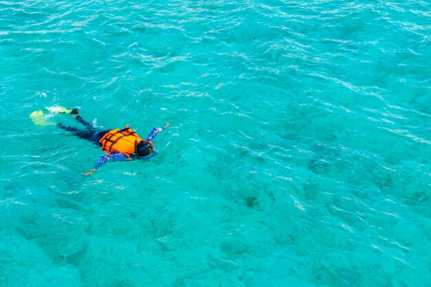 Água subaquática snorkeling férias caribe