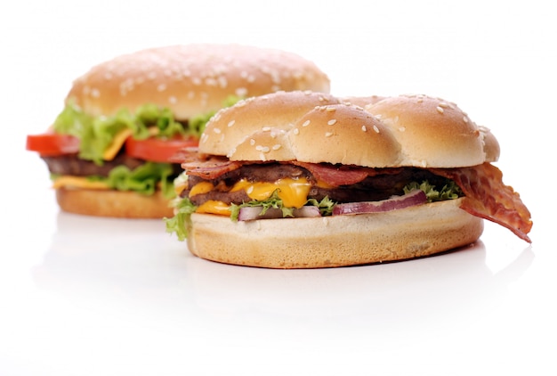 Foto grátis hambúrgueres grandes e saborosos