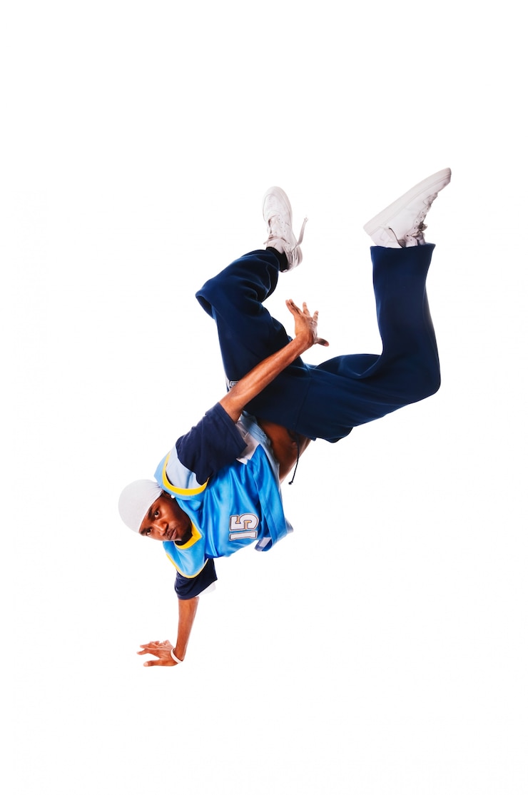 Foto grátis hip-hop jovem fazendo movimento legal no fundo branco