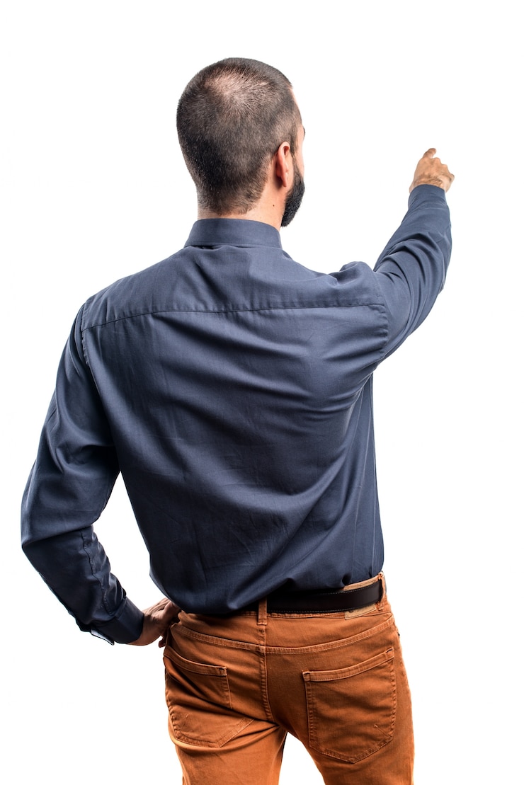 Foto grátis homem apontando para trás
