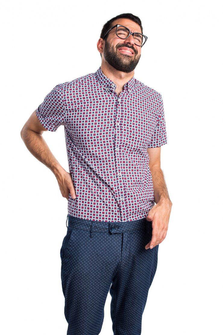 Foto grátis homem com óculos com dor nas costas