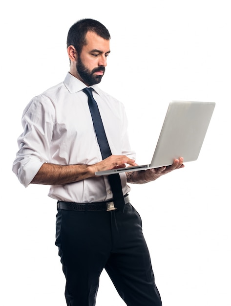 Homem de negócios com laptop