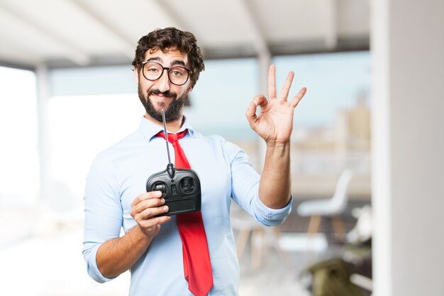 Homem de negócios louco expressão feliz