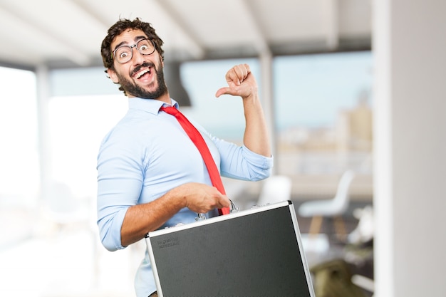 Foto grátis homem de negócios louco expressão feliz