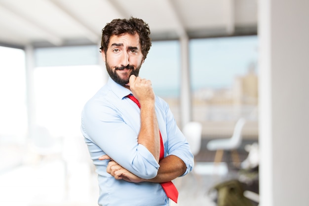 Foto grátis homem de negócios louco expressão feliz