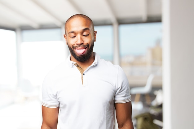 Homem de negócios preto feliz expressão