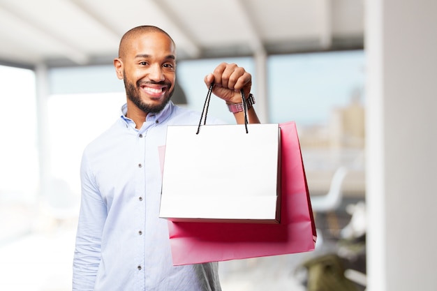 Homem de negócios preto feliz expressão