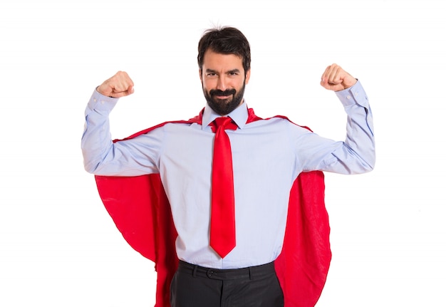 Foto grátis homem de negócios vestido como super-herói orgulhoso de si mesmo