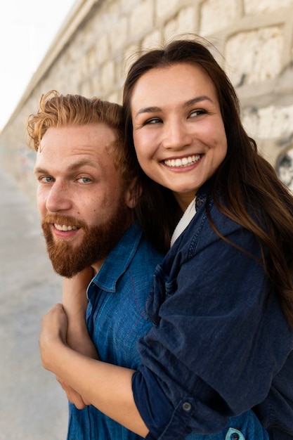 Foto grátis homem mulher, posar junto