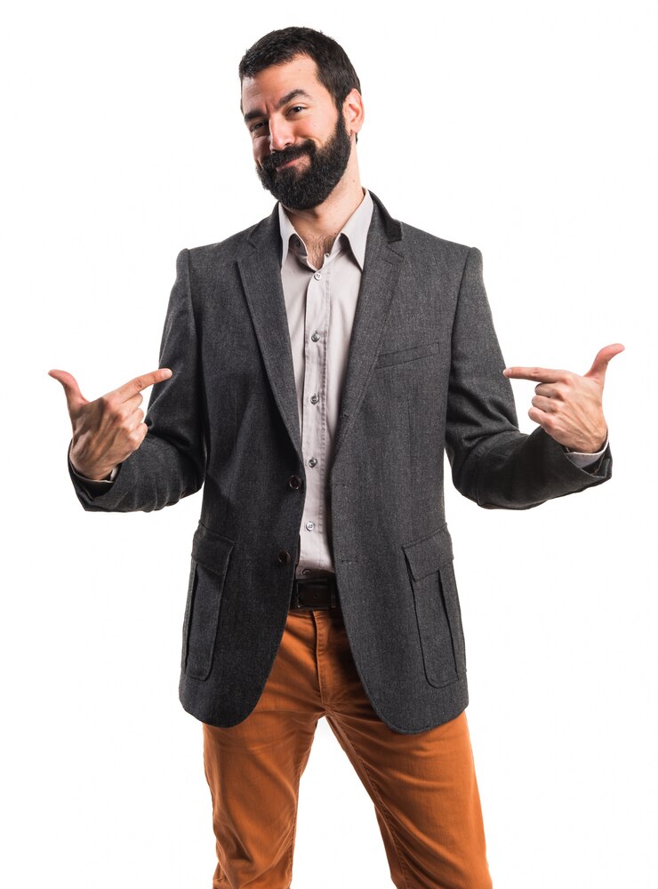 Foto grátis homem orgulhoso de si mesmo