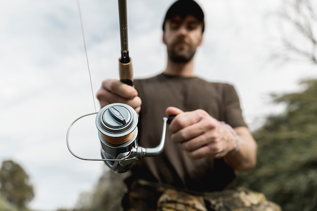 Foto grátis homem, pesca, em, a, rio