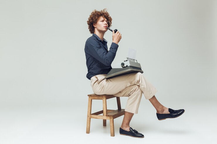 Foto grátis homem retro de pensamento sério vestido de camisa