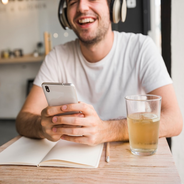 Foto grátis homem, sorrindo