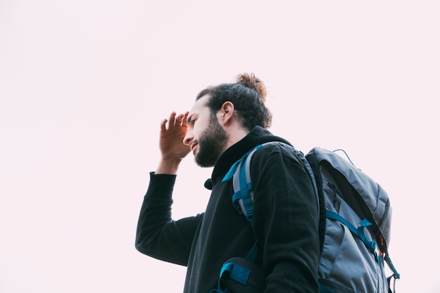 Homem, trekking, em, natureza