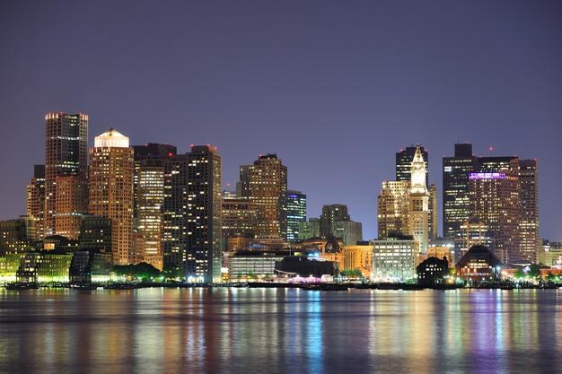 Foto grátis horizonte do centro de boston ao entardecer