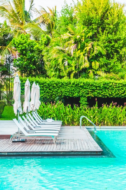 Hotel de lazer ao lado da piscina de luxo verão