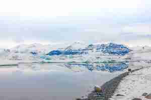 Foto grátis icebergs em glacier lagoon, na islândia.