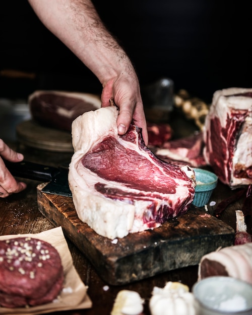 Ideia de receita de fotografia de comida de carne fresca com cortes