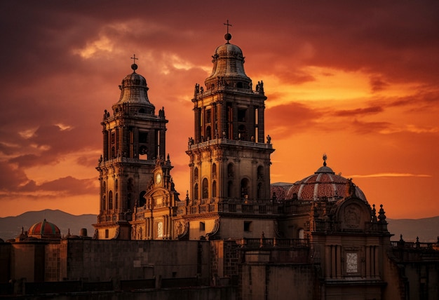 Foto grátis igreja mexicana ao amanhecer