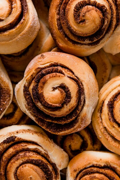Imagem de close-up de deliciosos rolos de canela